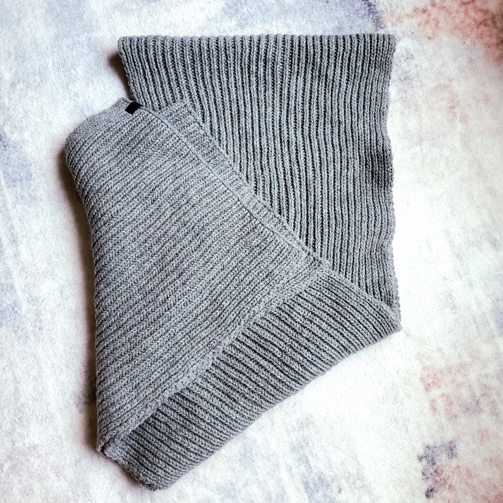 Bench Ribbed Knit Scarf - Picture 3 of 4